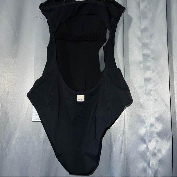Vuori Swimsuit - Picture 3 of 9